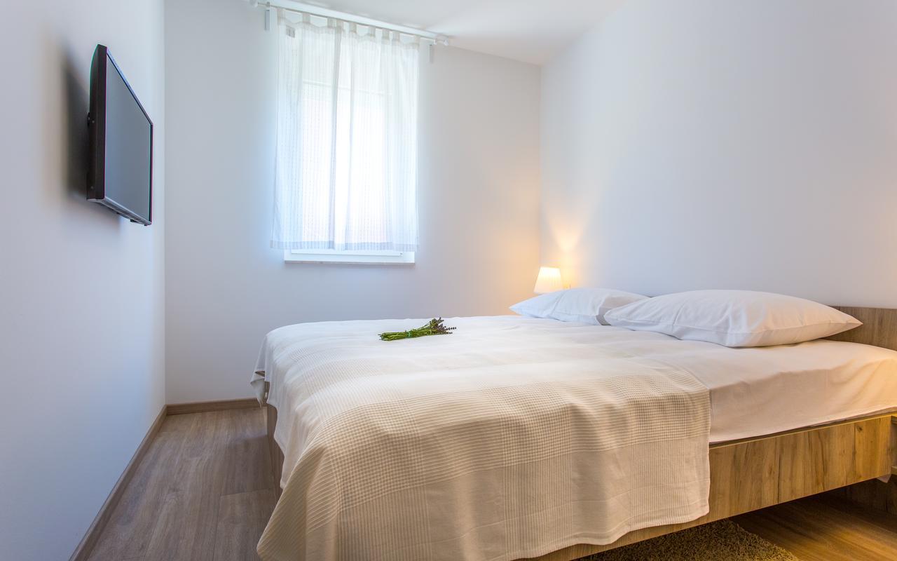 Apartments Viktorija 2 Baška Exteriör bild